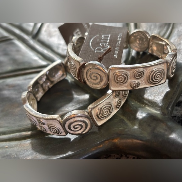 Navajo Western style Scroll Spiral Silver/white set of 2 stackable bracelets NWT - Picture 3 of 4